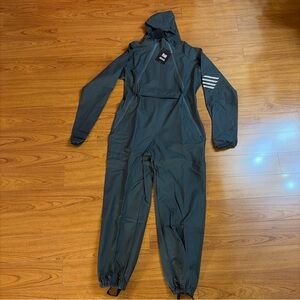 FWG Waterproof Rain Suit & Multi-Pocket Lightweight Size M color dark green